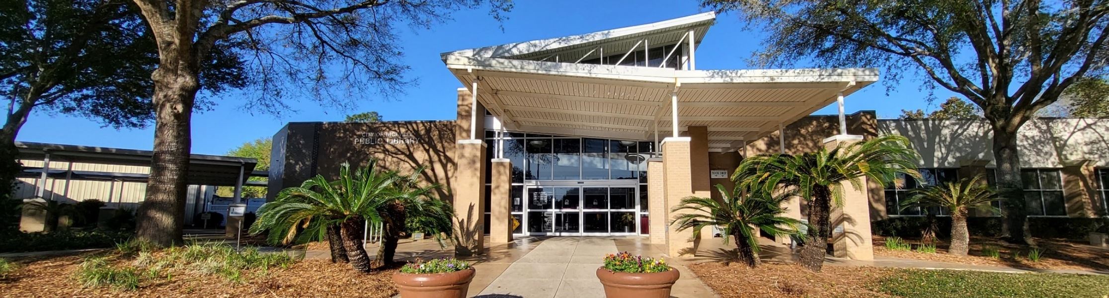 Niceville Public Library Exterior View